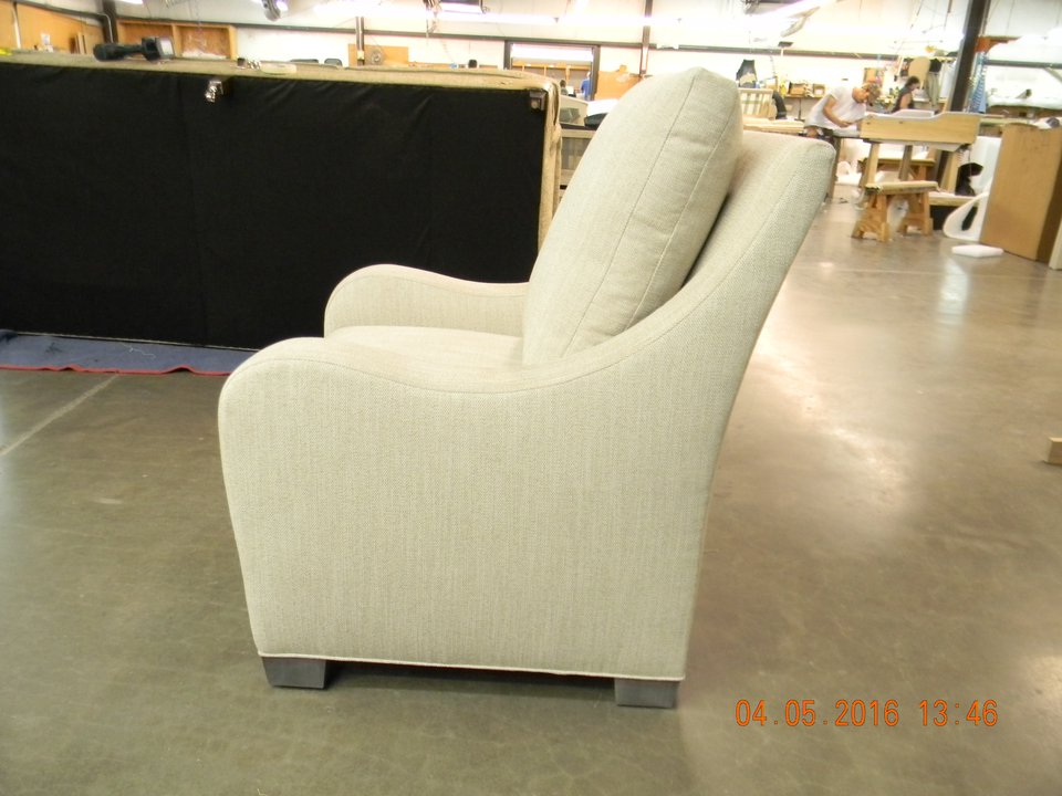 HF-225 - Deco Track Chair