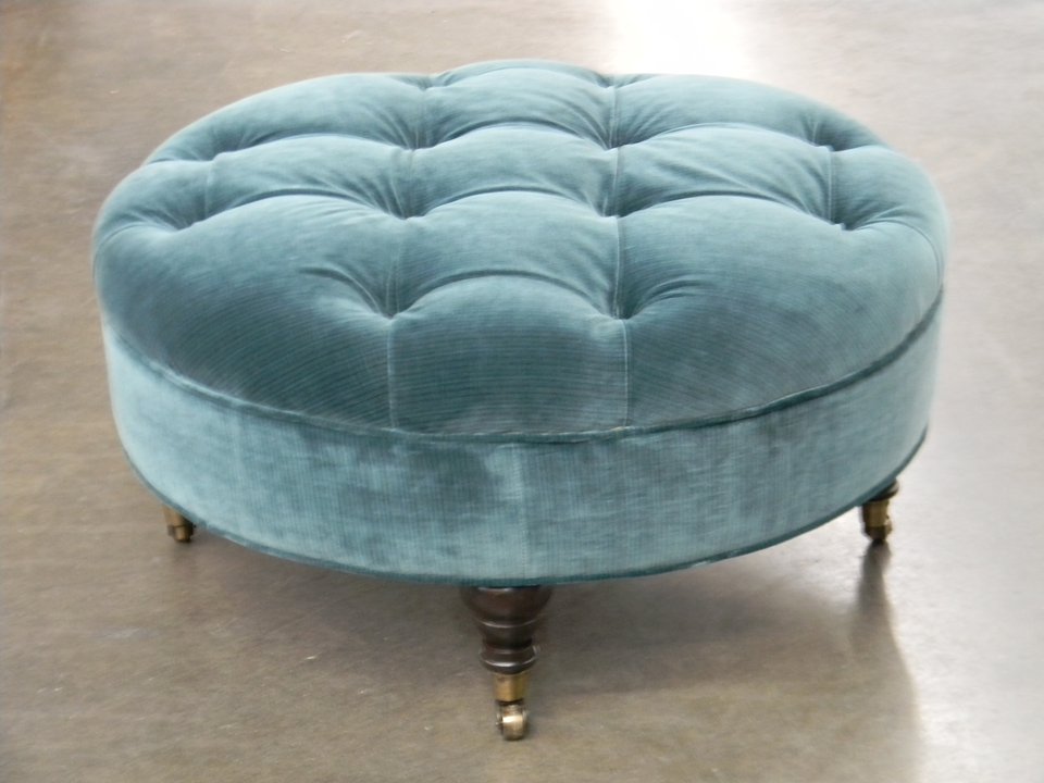 HF-459 - Rnd. Tufted Turned Leg Ottoman