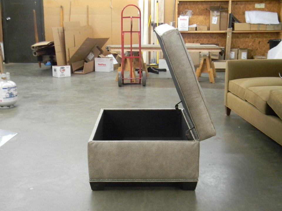 HF-472 - Storage Ottoman